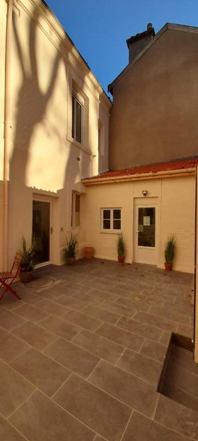 Suite Grand Siecle Ch - Reims Centre Ville Exterior photo